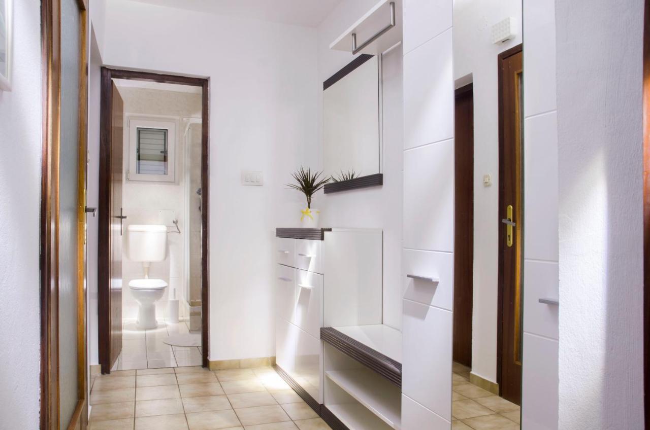 Apartments Ida II Baska  Bagian luar foto